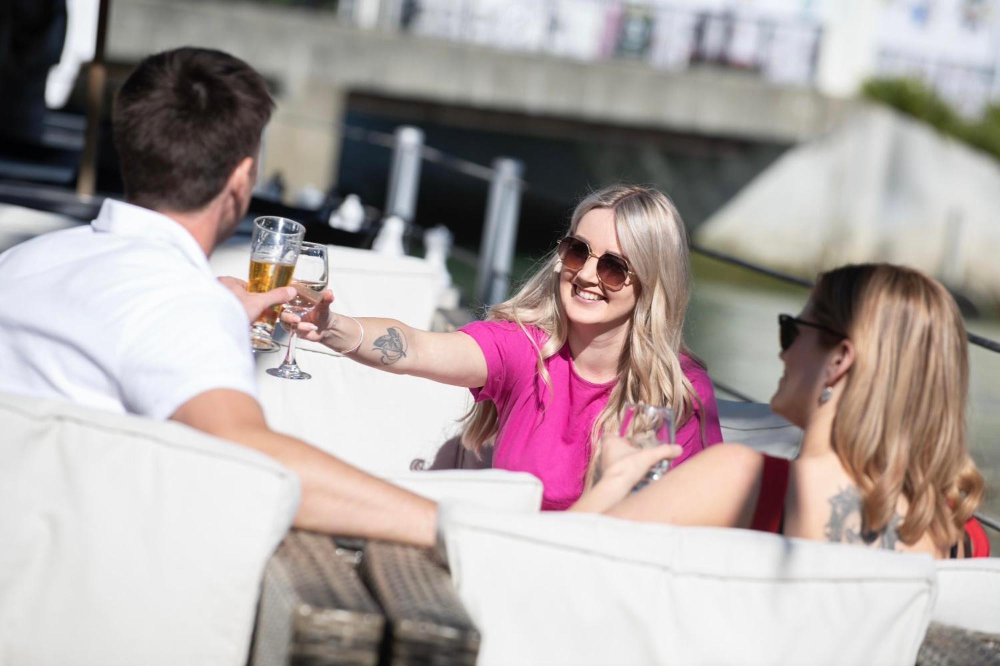 Tides Hotel Нельсон Экстерьер фото